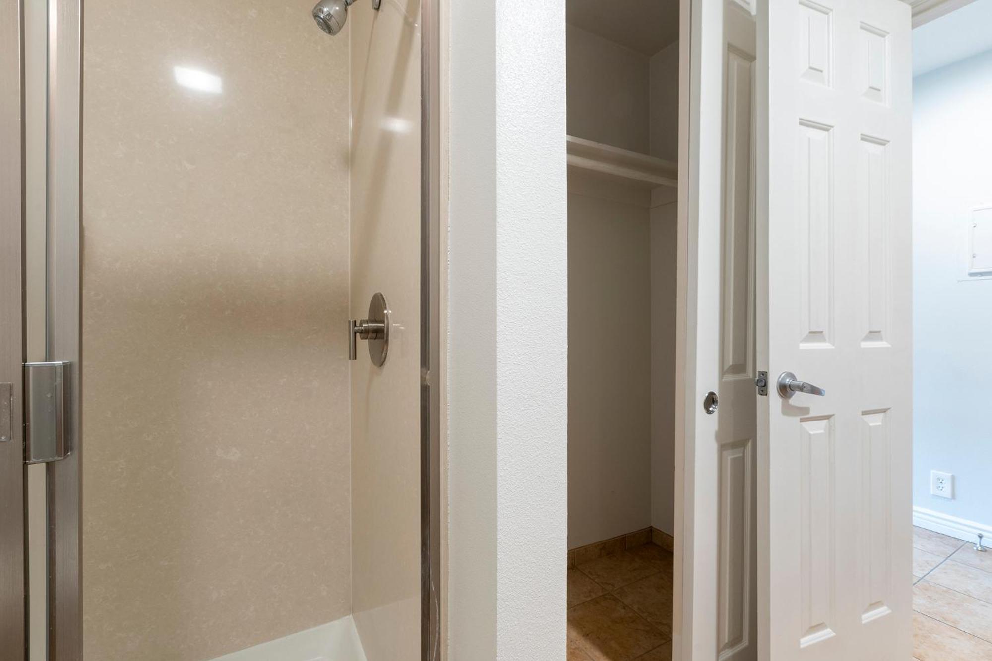 Deluxe One-Bedroom Suite