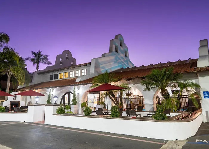 Hotel with pool: Holiday Inn Express San Clemente N - Beach Area By Ihg