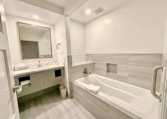 Hotels with pool Volare, An Ascend Collection